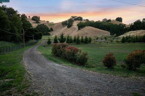 60 Hampton Rd, Briones, CA, 94553-5376 | Card Image