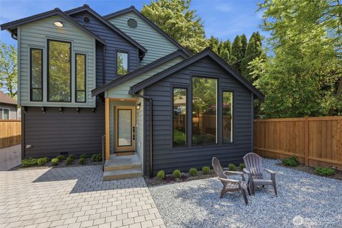 12562 17th Ave Ne, Seattle, WA, 98125-4102 | Card Image