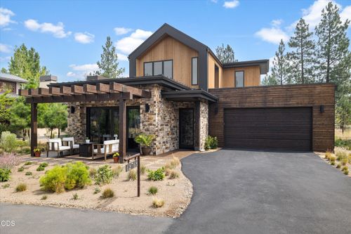62768 Nw Sand Lily Way, Bend, OR, 97703-6785 | Card Image