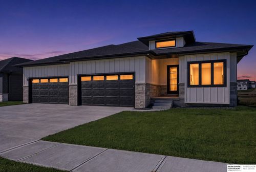 11104 S 218th St, Gretna, NE, 68028-5122 | Card Image