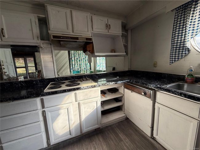 53 Cottonwood Rd, House other with 3 bedrooms, 1 bathrooms and 3 parking in Alert Bay BC | Image 11