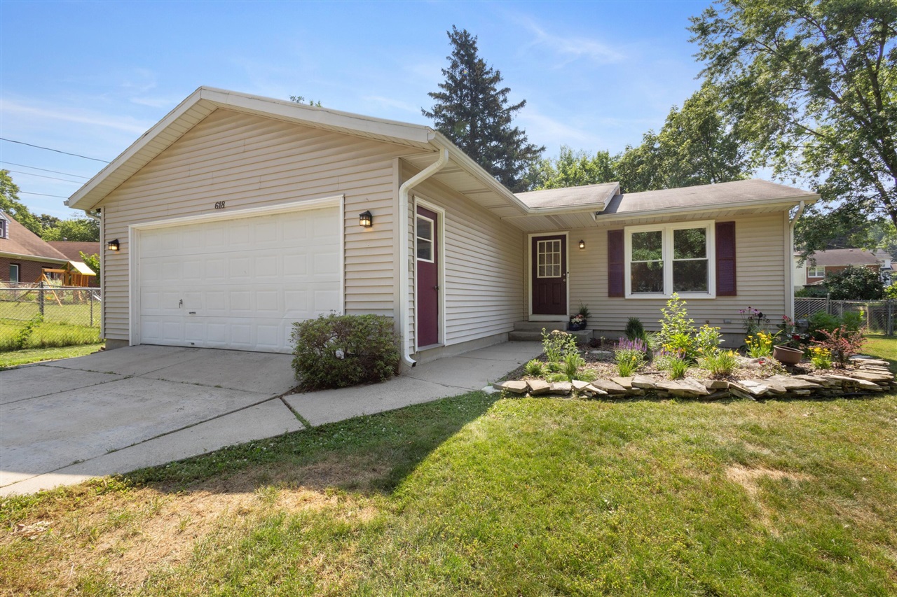 Keyes Dr, Kalamazoo, MI 49004