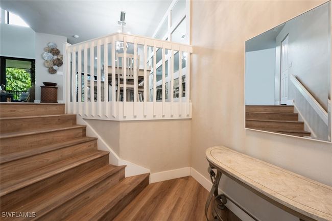 27113 Oakwood Lake Dr, House attached with 3 bedrooms, 3 bathrooms and null parking in BONITA SPRINGS FL | Image 7