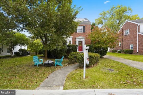 8209 Meadowbrook Ln, CHEVY CHASE, MD, 20815-3001 | Card Image