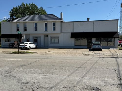 332 N Main St, Paris, IL, 61944-1578 | Card Image