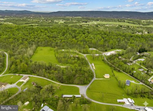 303 Barbeque Dr, BERKELEY SPRINGS, WV, 25411-6153 | Card Image