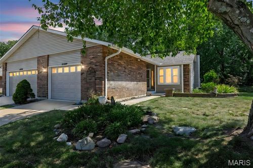 27-2482 Fox Bridge Ct, Lake St Louis, MO, 63367-2514 | Card Image
