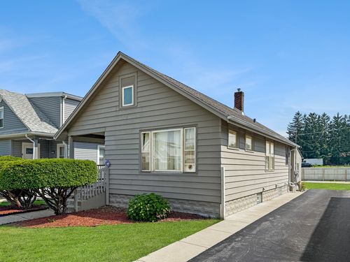 1917 16th St, North Chicago, IL, 60064-2007 | Card Image