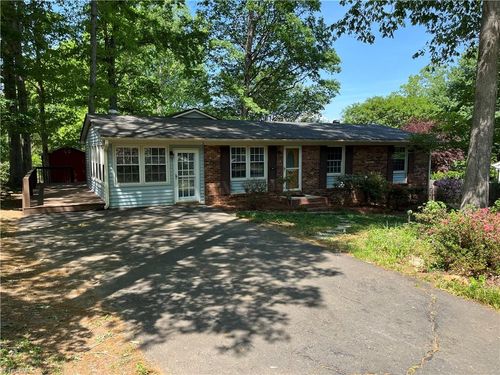 2890 Beta St, Pfafftown, NC, 27040-9412 | Card Image