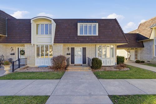 7077 E Central Ave, Wichita, KS, 67206-1930 | Card Image