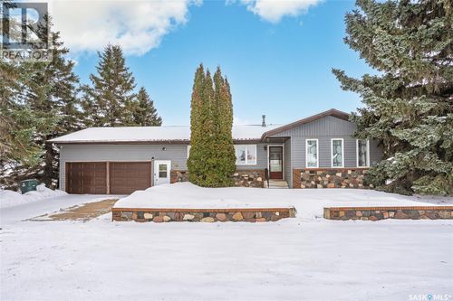 110 6th St, Hague, SK, S0K1X0 | Card Image