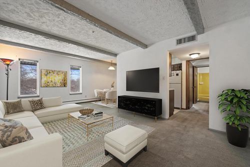 24-4000 W Rivers Edge Circle, Brown Deer, WI, 53209 | Card Image