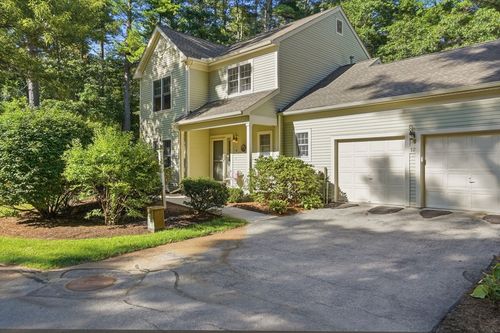 12-12 Chestnut Ln, Bedford, MA, 01730-1052 | Card Image