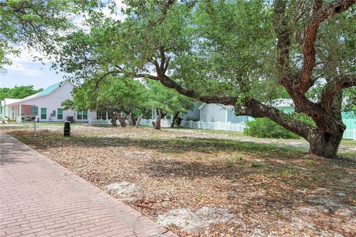 38 Old Cottage Beach Dr, Rockport, TX, 78382-7769 | Card Image