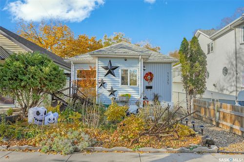 1135 K Avenue S, Saskatoon, SK, S7M2G4 | Card Image