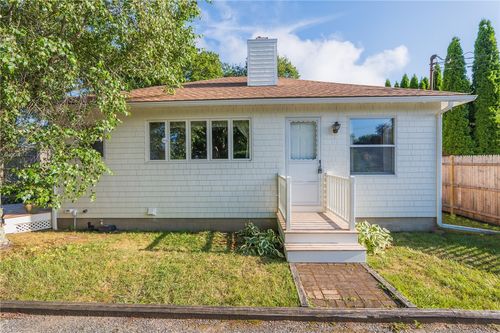 137 Kingstown Rd, Narragansett, RI, 02882-3312 | Card Image