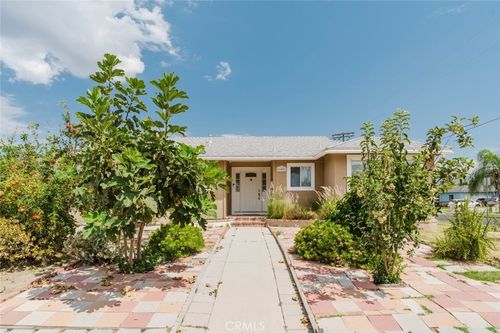 16001 Tulsa St, Granada Hills, CA, 91344-5523 | Card Image