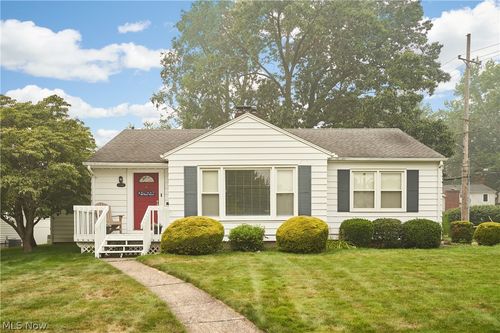 2388 17th St, Cuyahoga Falls, OH, 44223-2052 | Card Image