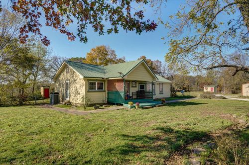 8065 N Farm Road 43, Ash Grove, MO, 65604-8104 | Card Image