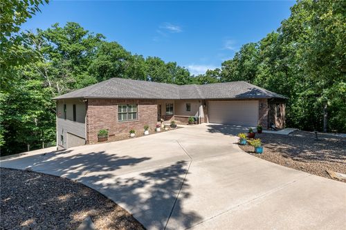 24 Kirkliston Ln, Bella Vista, AR, 72715-5804 | Card Image
