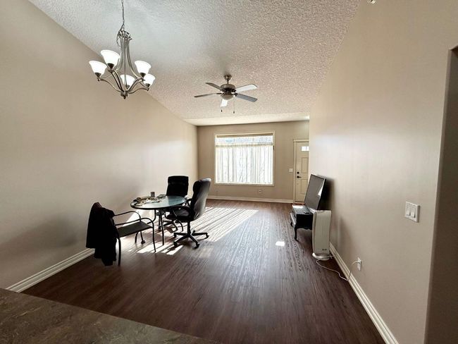 304 Sunvale Cres Ne, Townhouse with 2 bedrooms, 1 bathrooms and 2 parking in High River AB | Image 8
