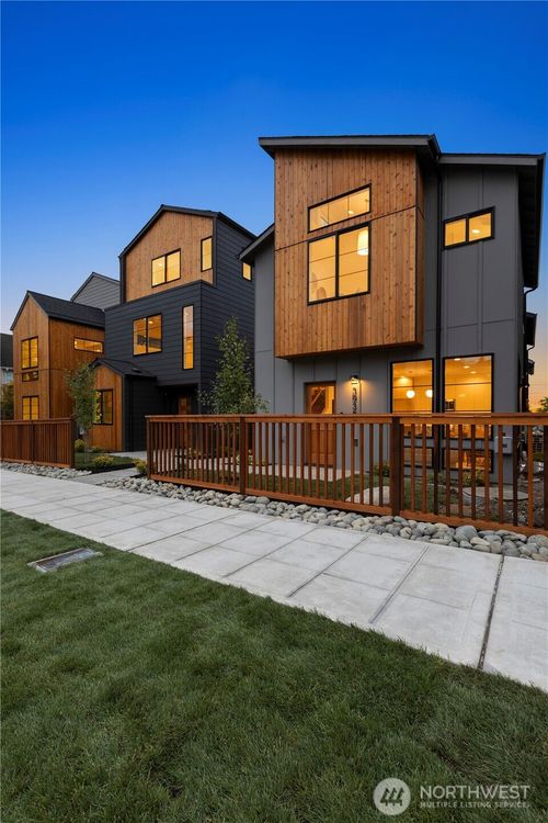 3938 S S Angeline St, Seattle, WA, 98118-1714 | Card Image