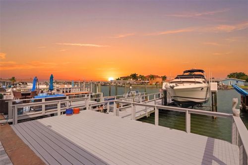 573 Boca Ciega Point Blvd N, ST PETERSBURG, FL, 33708-2731 | Card Image