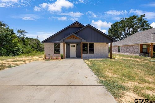 935 Duckenfield Ave, Tyler, TX, 75701-1036 | Card Image