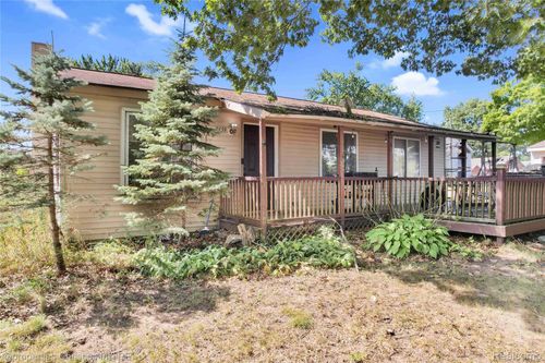 9439 Garforth Dr, White Lake, MI, 48386-3229 | Card Image