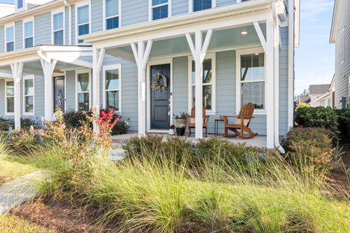 567 Blueway Ave, Summerville, SC, 29486-5409 | Card Image