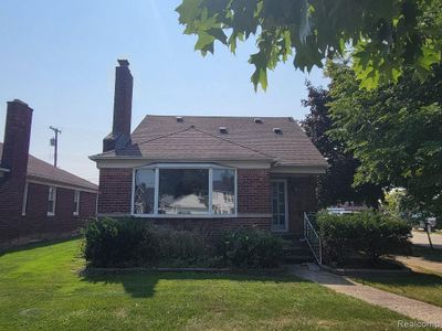 13185 Sycamore Street, Home with 3 bedrooms, 1 bathrooms and null parking in Southgate MI | Image 1