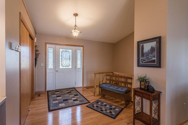 Front entry | Image 22