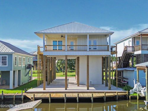 4090 Victoria St, Bay Saint Louis, MS, 39520-7601 | Card Image