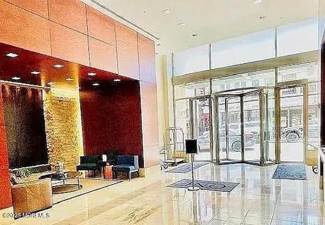 APT-2205 - 1 Spring St, House other with 2 bedrooms, 2 bathrooms and null parking in New Brunswick NJ | Image 6