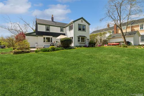 695 Rogers Rd, Southold, NY, 11971 | Card Image