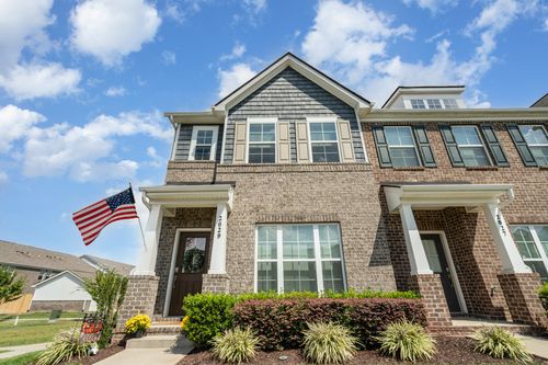 2029 Hardwick Pvt Ln, Gallatin, TN, 37066-2746 | Card Image