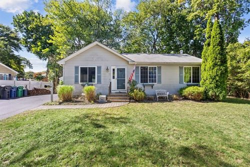 35 Kenwood Street, Warwick, RI, 02889 | Card Image