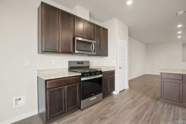 8822 Black Oak Dr, House other with 4 bedrooms, 3 bathrooms and null parking in Elmendorf TX | Image 5
