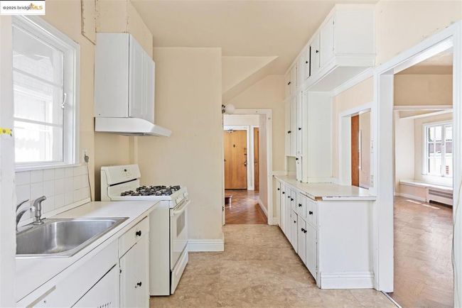 2441 Carleton St, House other with 3 bedrooms, 1 bathrooms and null parking in Berkeley CA | Image 12