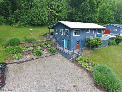 8520 Walnut St Sw, Sherrodsville, OH, 44675-9550 | Card Image