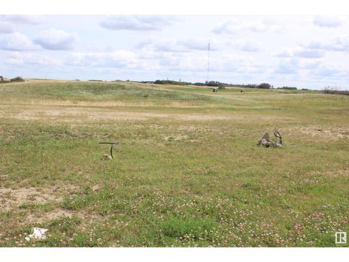23 Whitetail Green, Mundare, AB, T0B3H0 | Card Image