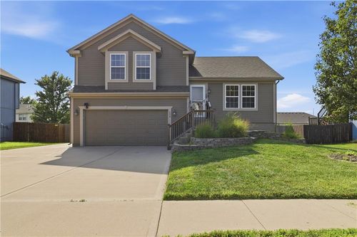 590 S Pine St, Gardner, KS, 66030-7509 | Card Image