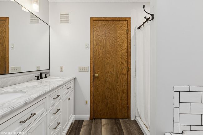 An additional view of the primary ensuite | Image 25