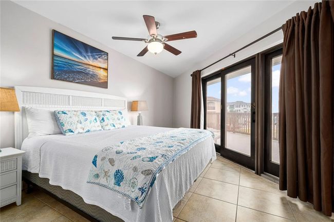 APT-122 - 5973 State Highway 361, Condo with 3 bedrooms, 2 bathrooms and 1 parking in Port Aransas TX | Image 13