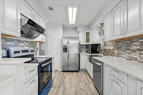 2919 Marlin Court, League City, TX, 77573 | Card Image