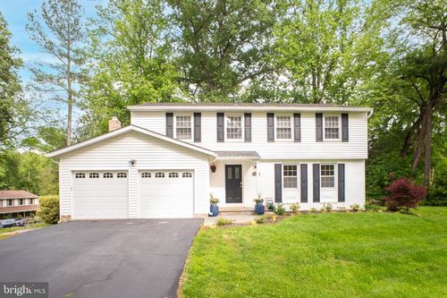 1127 Riva Ridge Dr, GREAT FALLS, VA, 22066-1616 | Card Image