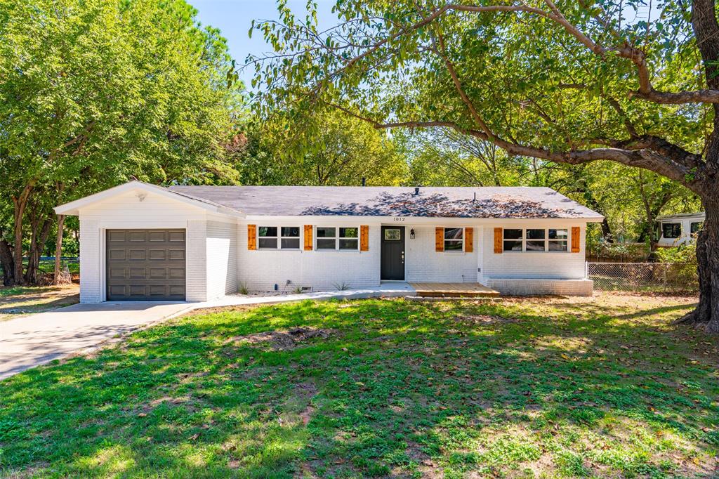 Red Bud Dr, Azle, TX 76020