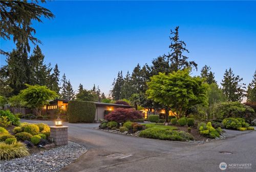 3215 78th Pl Ne, Medina, WA, 98039-1019 | Card Image