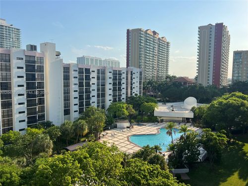 816-17011 N Bay Rd, Sunny Isles Beach, FL, 33160-3685 | Card Image