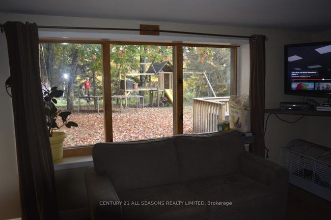 1081 Papineau Lake Rd, House other with 3 bedrooms, 1 bathrooms and 6 parking in Maple Leaf ON | Image 10
